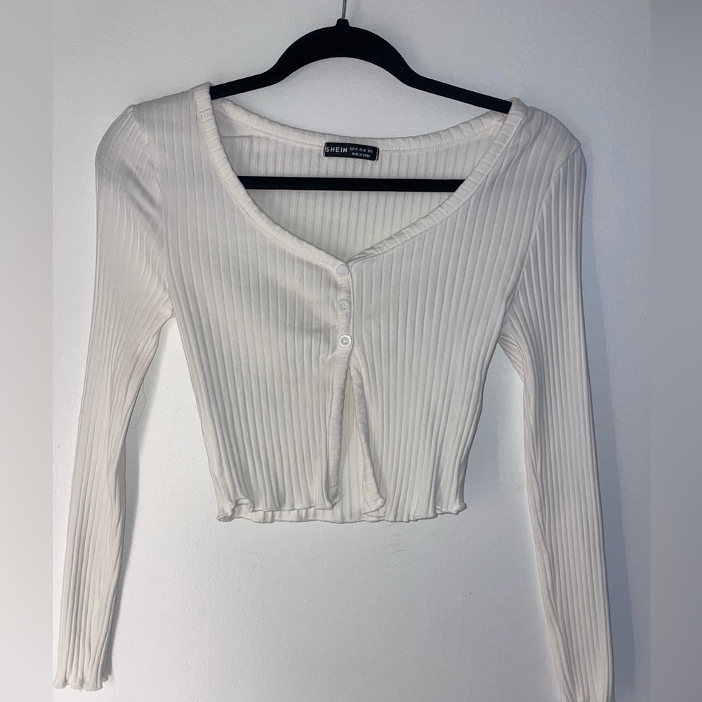 White button-up cropped long sleeve shirt